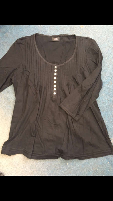 Poetry Black Top - Size M