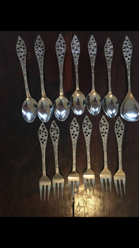 Elzwezetta Teaspoons, Cake Forks & Sugar Spoon -13 Pieces
