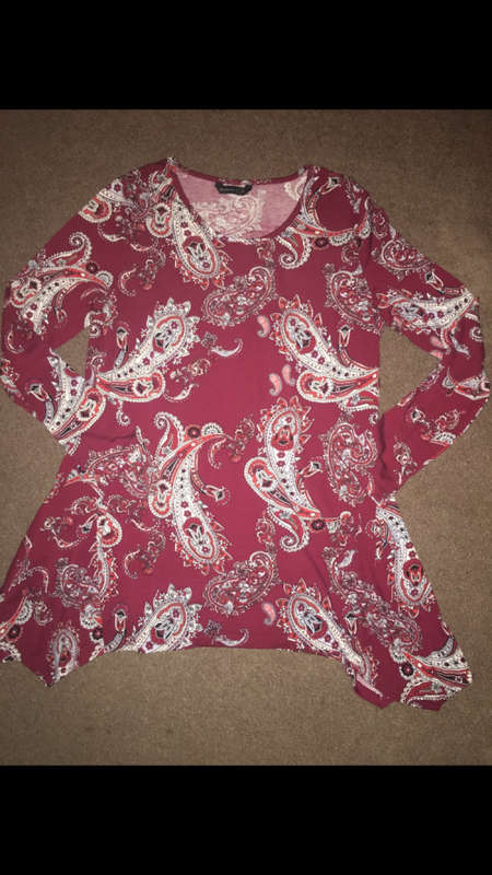 Beautiful Miladys Top - Size M