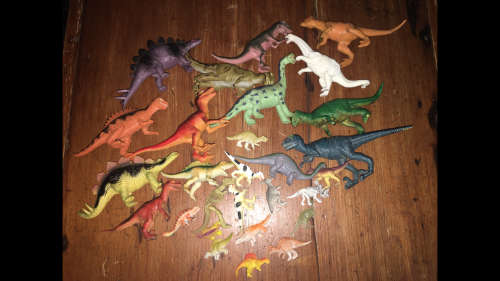 28 x Dinosaur toy figures (one bid for all)
