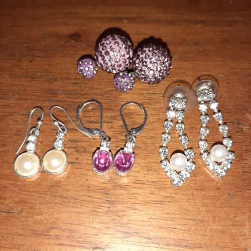 4 Pairs of Costume / Fashion Earrings