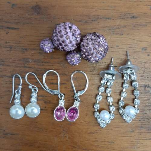 4 Pairs of Costume / Fashion Earrings
