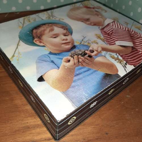 Beautiful Edward Sharp Tin - 26cm x 21cm