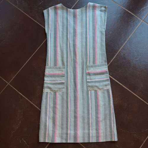 Beautiful Vintage Dress with button detail on back - Size 10