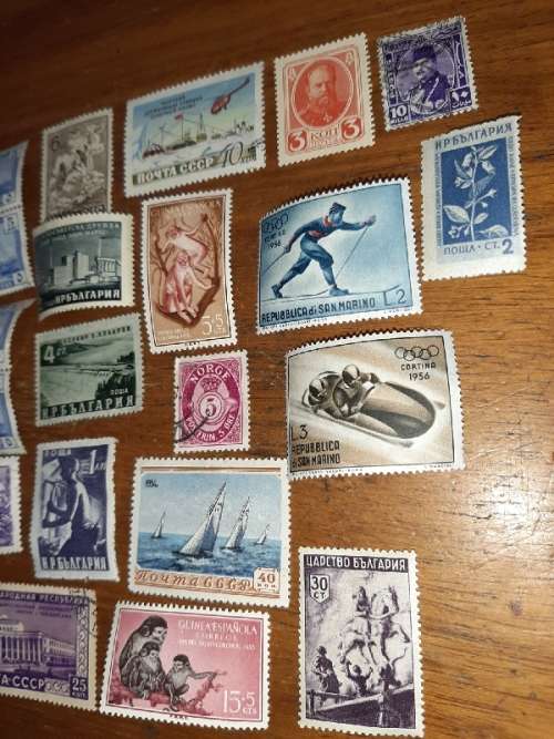25 x International Stamps - See pictures