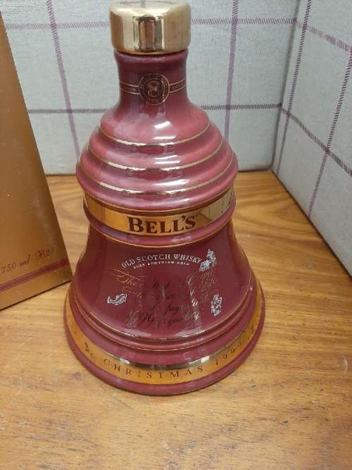 Wade Bell's Whisky Decanter - Empty - Christmas 1999 - In original box