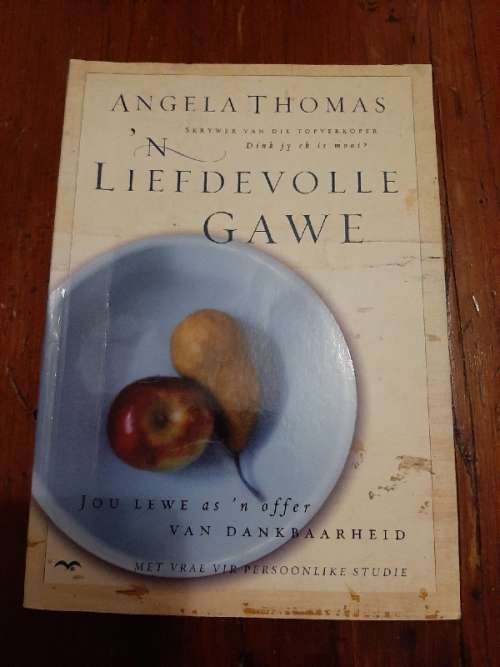 'n Liefdevolle Gawe - Angela Thomas
