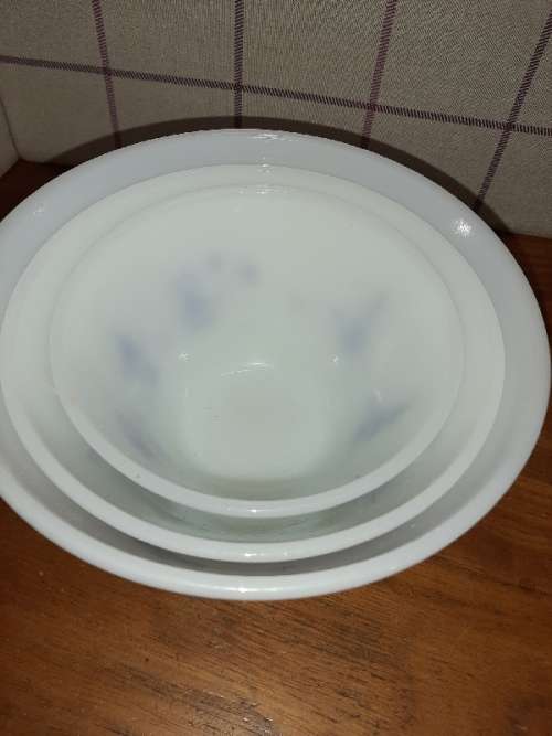 Set of 3 Vintage Mixing Bowls