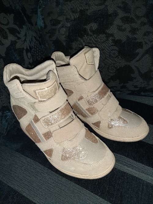 Skechers - SKCH+3 Hidden Wedge Sneakers - Size 4.5