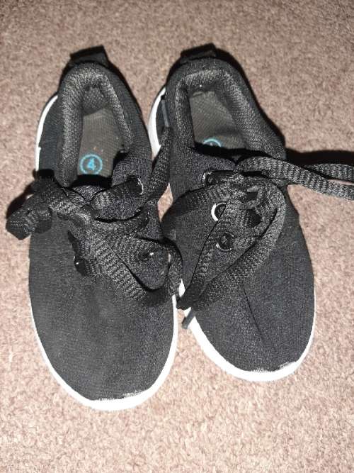Black Baby Takkies - Size 4