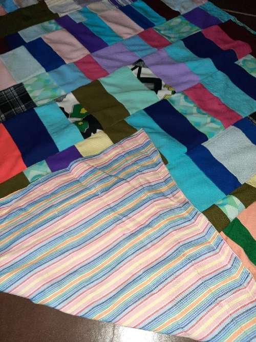 Beautiful Vintage Reversible Quilt / Lappieskombers - 190cm x 142cm