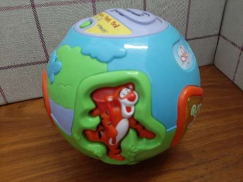 Vtech Roll and Learn Pooh Ball