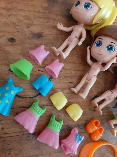 4 x Dolls - Dongguan - with removable clothing items