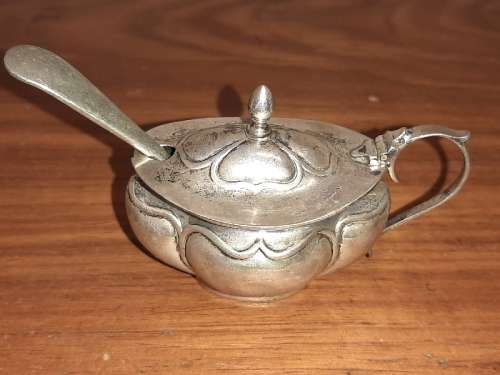 Beautiful Hallmarked Silver Salt / Mustard Dish with spoon - See pictures