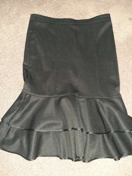 BeautifulTruworths Black Skirt - Size 38