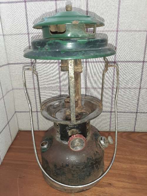 Vintage Coleman Model 231 - For parts or restoration