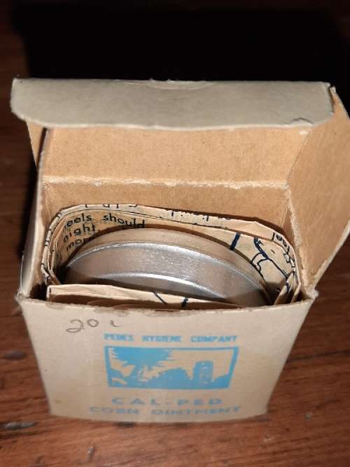 Vintage Calped Ointment Tin in Original Box with instruction leaflet