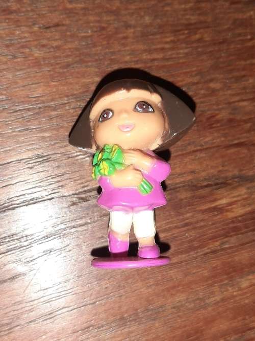 Small Dora the Explorer Figure - 3.5cm
