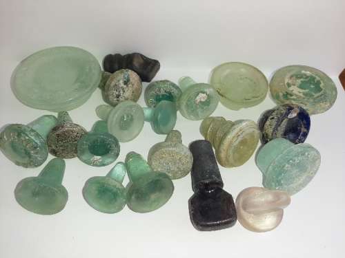 Lot of Antique bottle caps / lids - See pictures