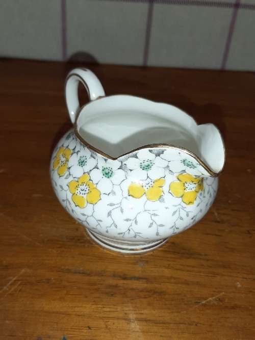 Beautiful Paragon small milk jug - By appointment - Queen Mary
