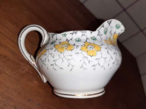 Beautiful Paragon small milk jug - By appointment - Queen Mary