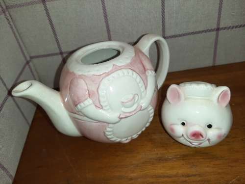 Pig Shaped Teapot