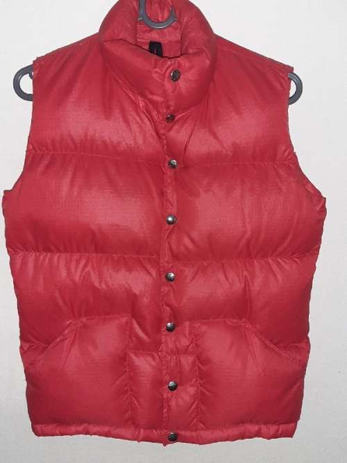 The North Face - Red Sleeveless Puff Jacket - XXS