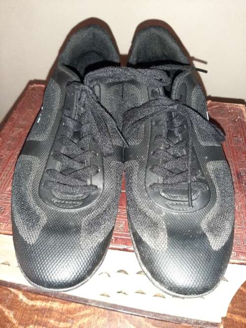 Lacoste Sneakers - Size 8.5