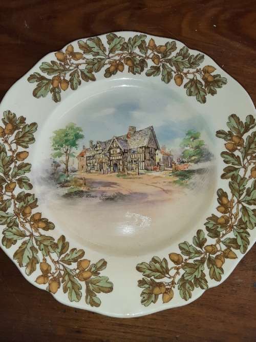 Beautiful Royal Doulton Plate - Old English Inns
