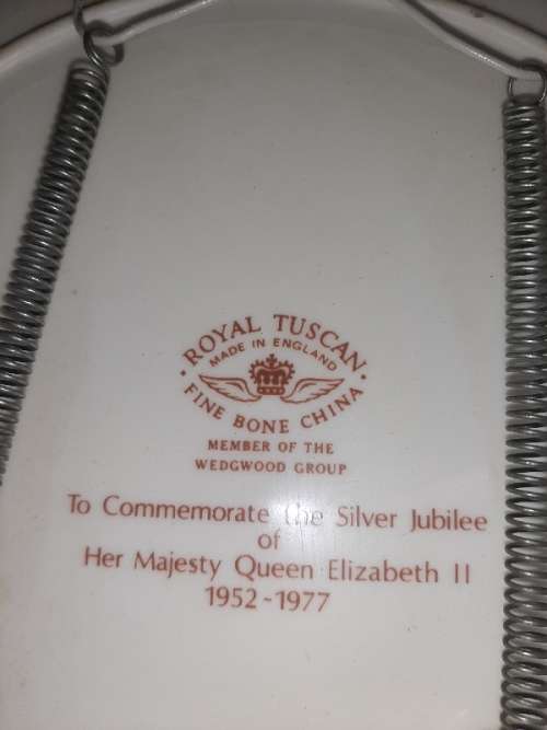 Royal Tuscan Plate - Wedgwood Group - Silver Jubilee of Queen Elizabeth - 1952 - 1977