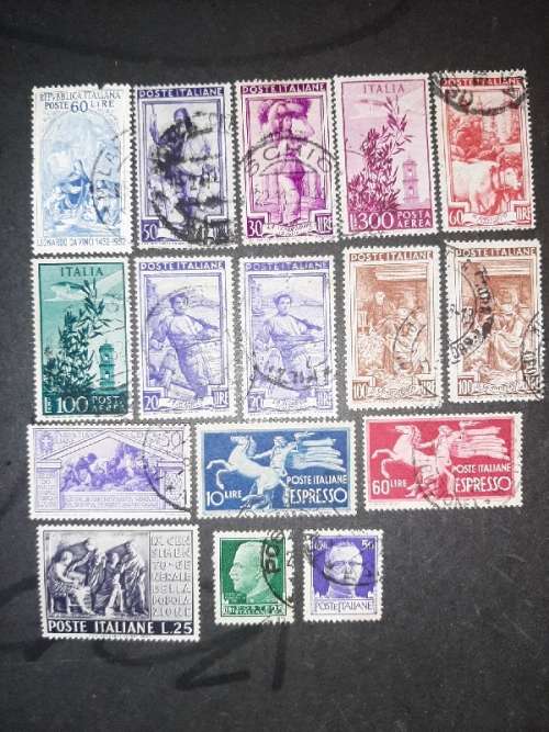 16 x Italian Stamps
