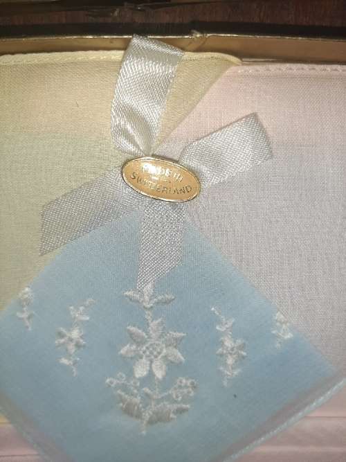 6 x Vintage Handkerchiefs in original box - Made in Switzerland