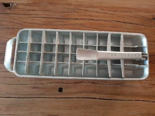 Vintage Quickube Metal Ice Tray