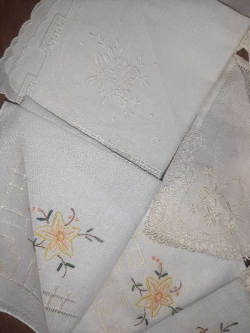 21 x Vintage Finely Embroidered Handkerchiefs - Beautiful!!