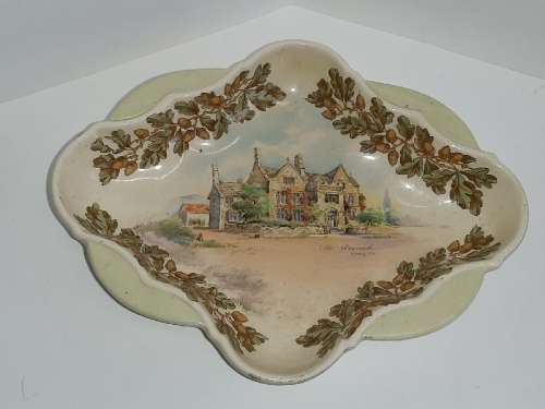 Royal Doulton - Old English Inns D6072 Dish