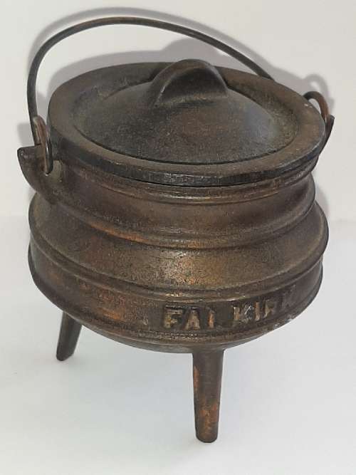 Miniature Ornamental Falkirk Potjie with lid