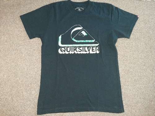 Quiksilver T-Shirt - Size Small