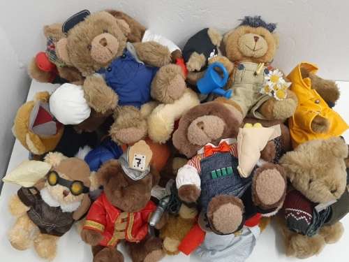 17 x Collectible Teddies - The Teddy Bear Collection
