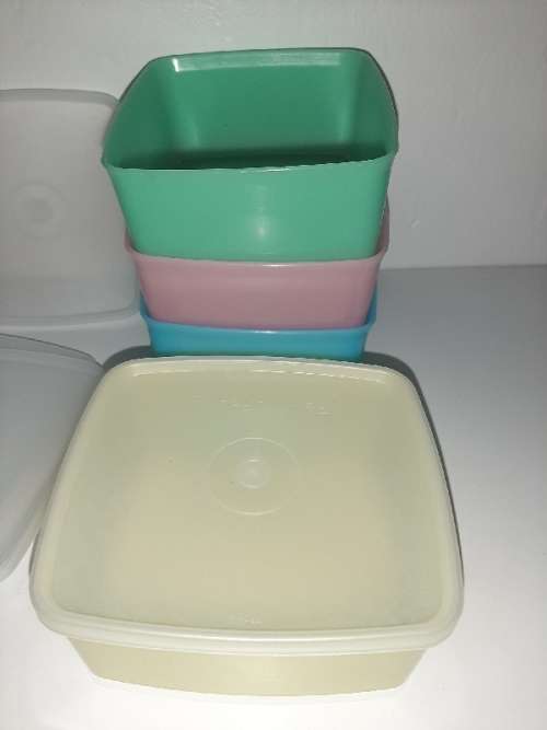 4 x Tupperware Small Square Containers - Very good condition