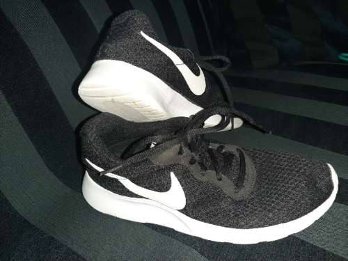 Black Nike Trainers - Size UK 5.5