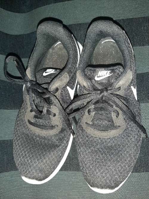 Black Nike Trainers - Size UK 5.5