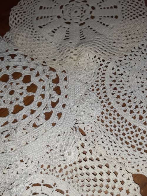 6 x Vintage Beautiful Finely Crochet Doilies