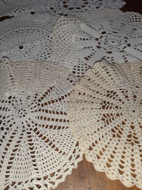 6 x Vintage Beautiful Finely Crochet Doilies