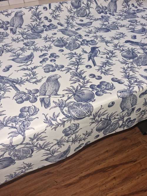 Delft Blue Bird Detail Fabric per meter