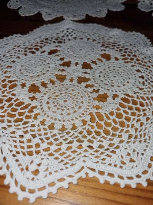 6 x Beautiful Finely Crochet Doilies