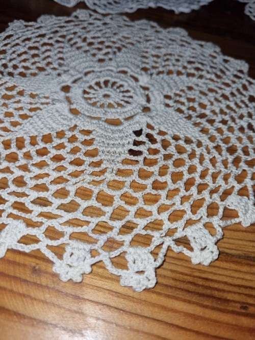 6 x Beautiful Finely Crochet Doilies