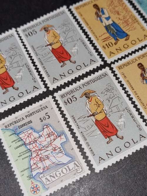 8 x Angola stamps