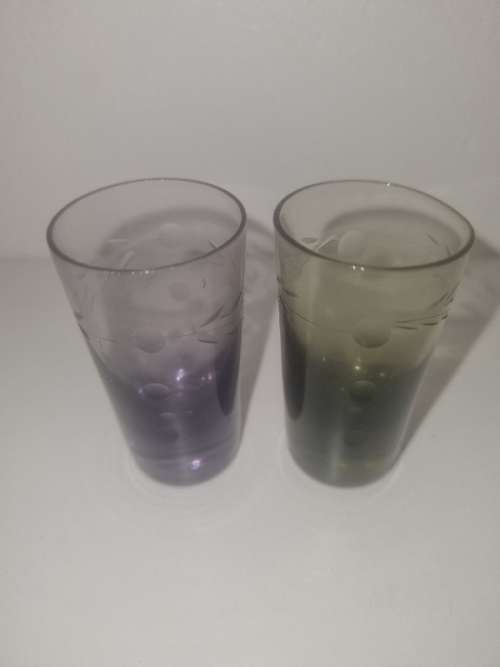 2 x Beautiful Coloured Glass Shot glasses