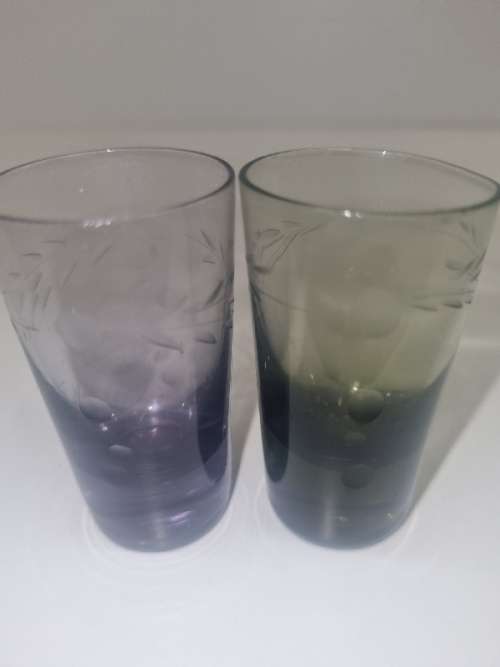 2 x Beautiful Coloured Glass Shot glasses