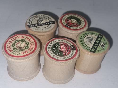 5 x Vintage Wooden Cotton Reels